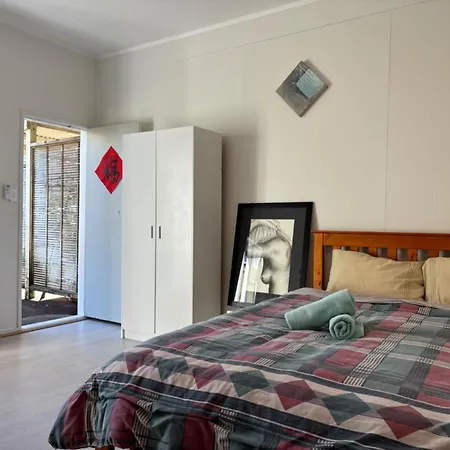 Epsom Red House Villa